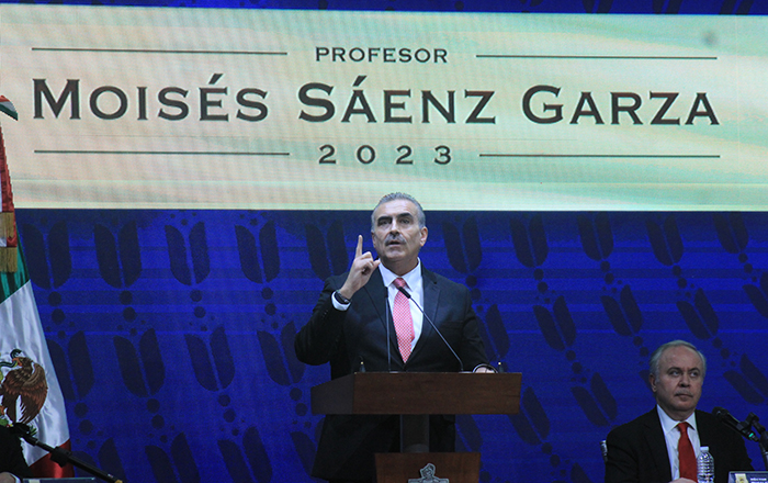 Entrega Apodaca Medalla ‘Profr. Moisés Sáenz Garza 2023’ 2 20230330221300 IMG 4075