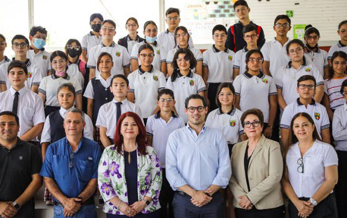 Reciben lentes gratuitos alumnos de secundarias en Santiago 1 330369725 1615802165600841 5714454909963520077 n