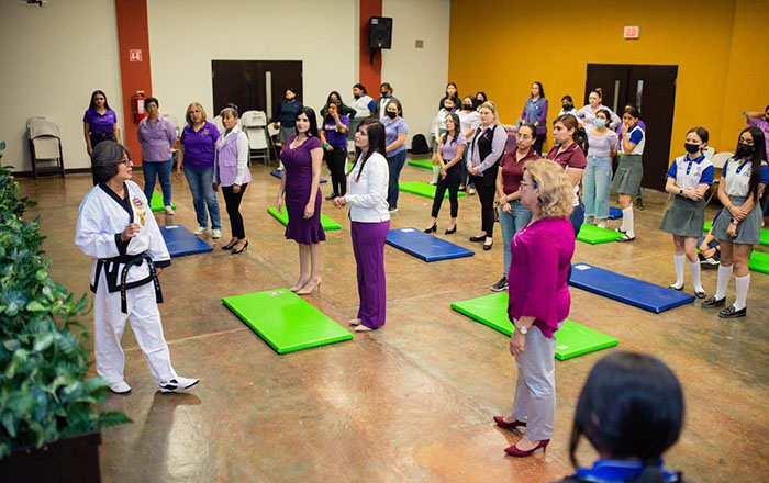 Mujeres de Díaz Ordaz reciben clases de defensa personal 2 334266483 163086099944410 4595987817460976132 n
