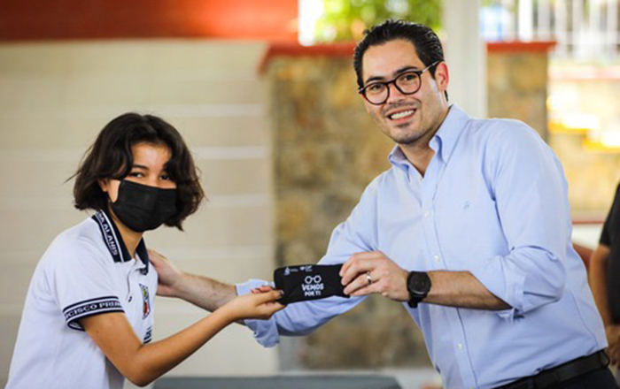 Reciben lentes gratuitos alumnos de secundarias en Santiago 2 336599978 940732286934987 9152197705998800195 n