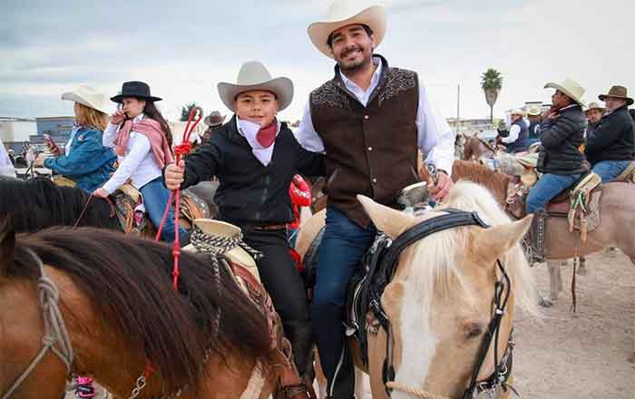 Encabeza Carlos Peña cabalgata en el 274 aniversario de Reynosa 3 CABALGAT 3