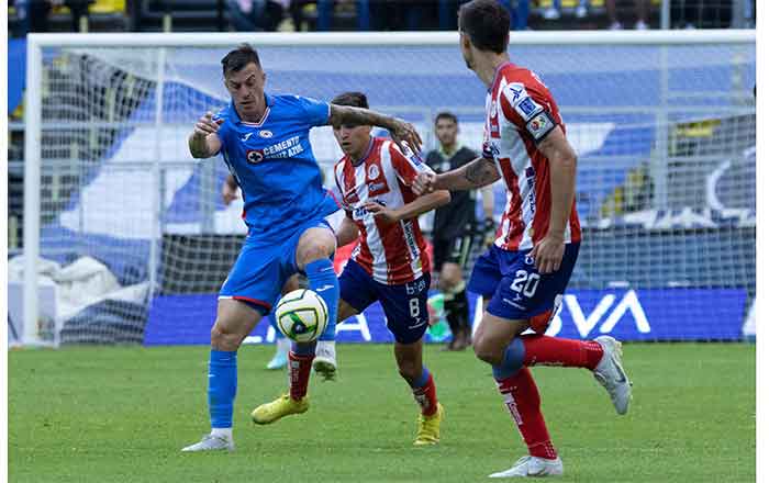 Cruz Azul sigue ganando con 'El Tuca' 1 CRUZ AZUL 3