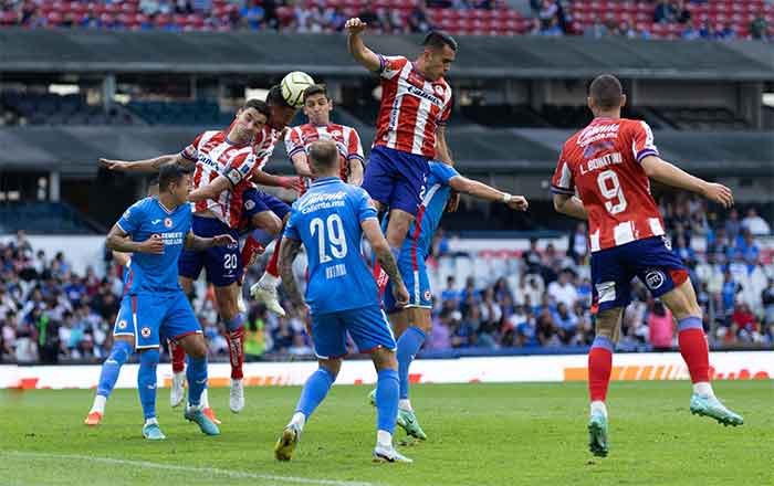 Cruz Azul sigue ganando con 'El Tuca' 4 CRUZ AZUL 4
