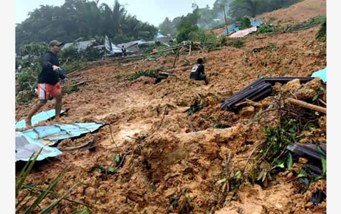 Hay 44 muertos por deslizamientos de tierra en Indonesia 1 INDONESIA 2