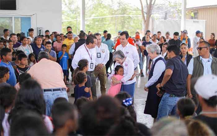 Visita María de Villarreal el albergue Senda de Vida de Reynosa 1 MARIA DE VILLARREAL 2