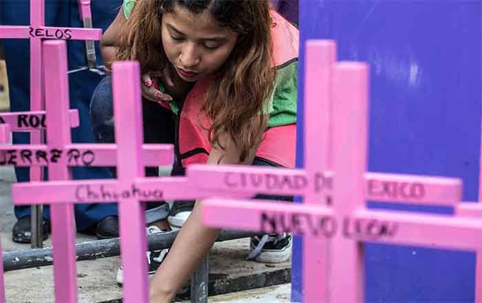 MUJERES