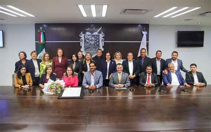 Entrega Carlos Peña la medalla Marte R. Gómez a Magín Pereda 1 REYNOSA 12