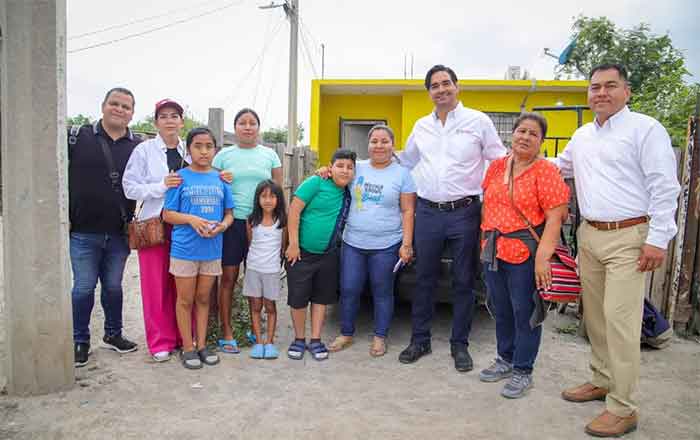 Entrega Carlos Peña becas a estudiantes de Ampliación Pedro J. Méndez 1 REYNOSA 2 6