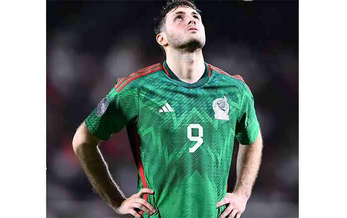 El Tricolor batalla, pero vence a Surinam 2-0 1 SANTI GIMENEZ
