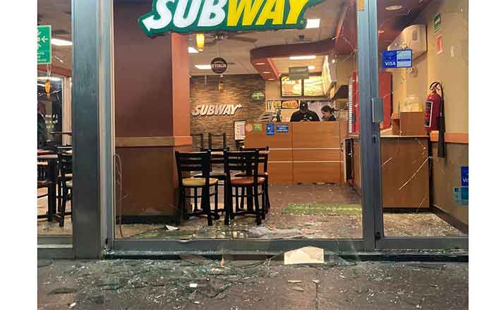 Surge el vandalismo en la marcha por el 8M en Monterrey 2 SUBWAY