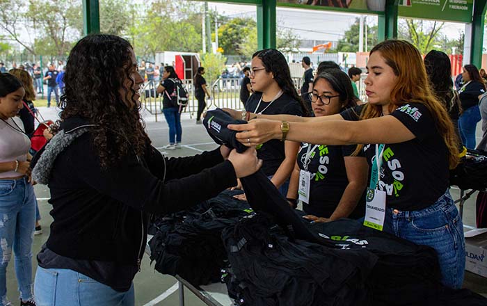 Apodaca beneficia a 3 mil jóvenes con asesorías para preparatorias 2 image00004