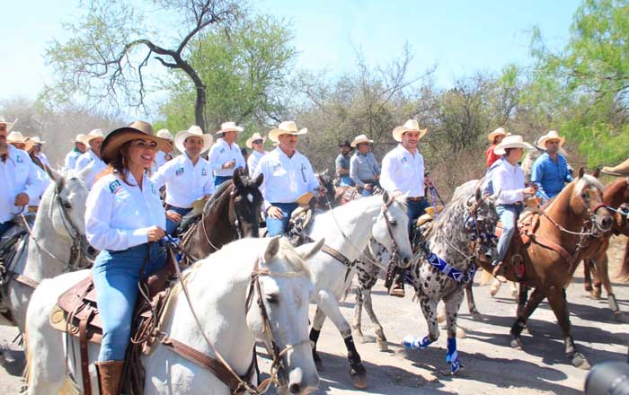 Celebra Apodaca 172 aniversario con cabalgata 1 msds
