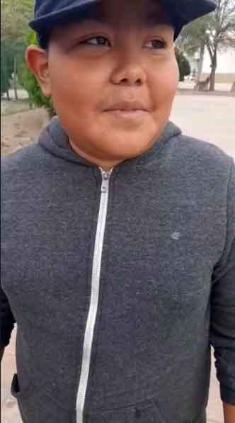 Niño marcha en Pentalón de Reynosa 'porque quiere defender a la Patria' 1 pequeno
