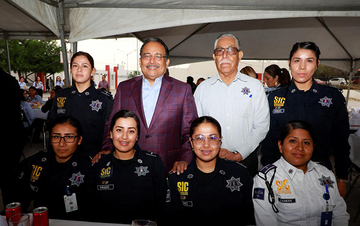 Conmemora Escobedo 8M con mujeres policías 1 policia 1