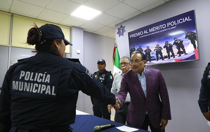 Conmemora Escobedo 8M con mujeres policías 2 policia