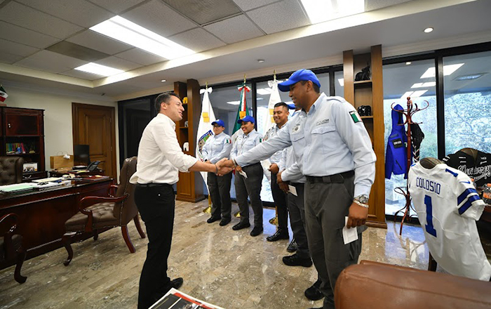 Reconoce Monterrey heroísmo de cuatro policías y un tránsito 1 polis 1