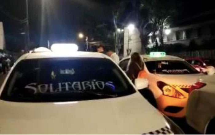 'Solitarios', los taxistas que reparte cenas en hospitales de SLP 1 soli