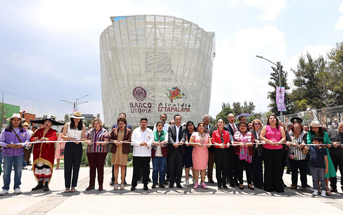 Sheinbaum y el gobernador de Veracruz inauguran Barco Utopía en Iztapalapa 2 338889734 251329270637891 3682041300642301244 n