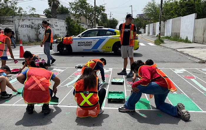 Refuerzan seguridad vial en primaria al norte de Monterrey 2 343045566 152602571106290 6770297513423845823 n
