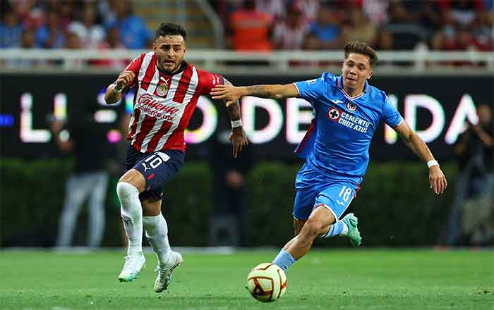 Con gol del 'Pocho' Guzmán, Chivas vence a Cruz Azul 1-0 1 ALEXIS VEGA