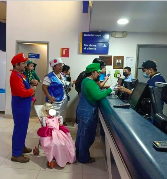 Con épica entrada, influencer llega a cine en go kart de 'Mario Bros' 1 Captura de pantalla 2023 04 12 a las 12.57.00 p. m