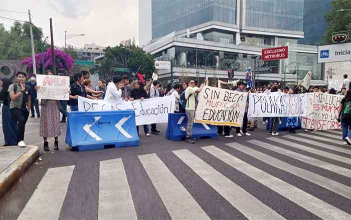 MARCHA-UNAM