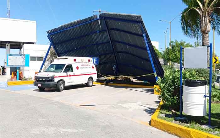 Postes, espectaculares y techumbres caídos, deja tromba en Matamoros 2 MATAMOROS 3 1