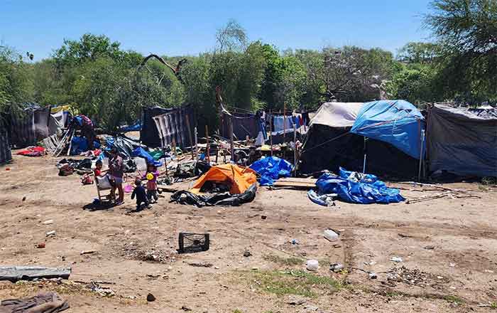 ¿Y los migrantes? La pasan mal por paso de tromba en Matamoros 1 MIGRANTES 2 1