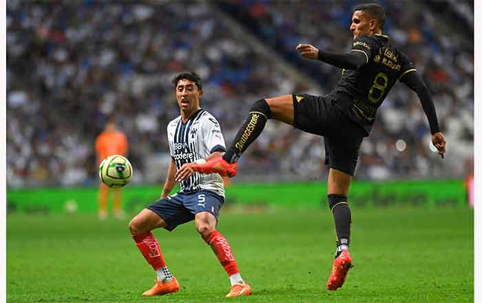 Rayados golea a Pumas y llega a 40 puntos 2 PUMAS 3 1