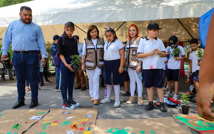 Intercambia gobierno de Guadalupe árboles por material reciclable 1 0 1 3