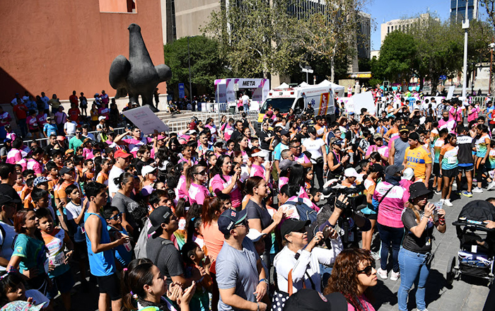 Compiten más de tres mil personas en carrera del Gobierno de Monterrey 2 21K 2