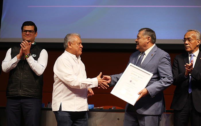 Reconocen a UANL como marca famosa 2 2R1A3165 copia