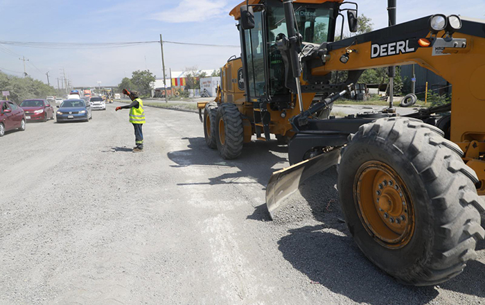 Da Escobedo mantenimiento a carreteras Monclova y Colombia 5 346103029 970612264139428 1572643683584130743 n
