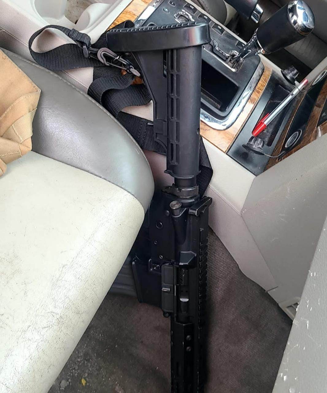 Aseguran vehículo con impacto de arma de fuego 3 346104686 3385401991703219 2431262682701843807 n