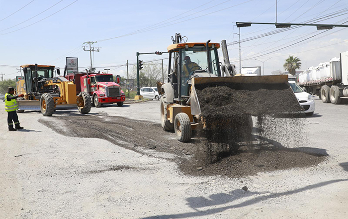 Da Escobedo mantenimiento a carreteras Monclova y Colombia 2 346151424 1418100922334722 2493417995517727278 n
