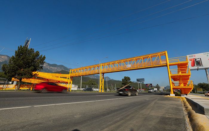 Entregan puente peatonal Las Jaras en Carretera Nacional 2 348358033 577597894430836 4514287077751833316 n