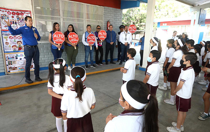 Implementan programa ‘¡Alto!, Mamá-papá, vigilando’ en Hacienda Santo Domigno 2 350121614 2068394433498395 3480271417182410842 n