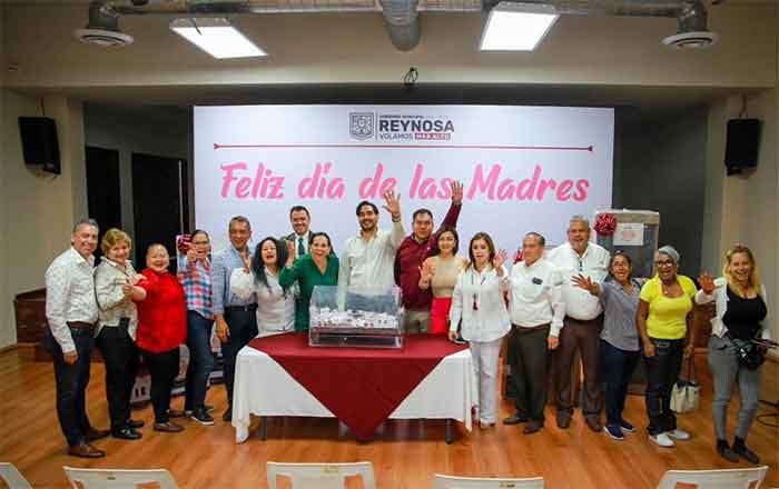 Preside Carlos Peña Ortiz sorteo del Día de las Madres 1 ALCALDE 2 5