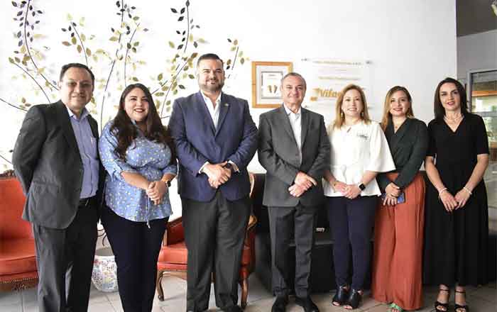 Visitan diputados de MC centro Vifac en Guadalupe 1 HECTOR GARCIA 2