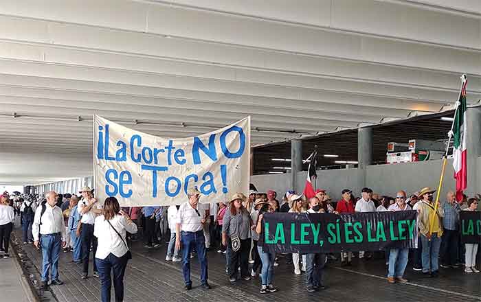 Marchan en Monterrey en apoyo a la SCJN 1 MARCHA 2