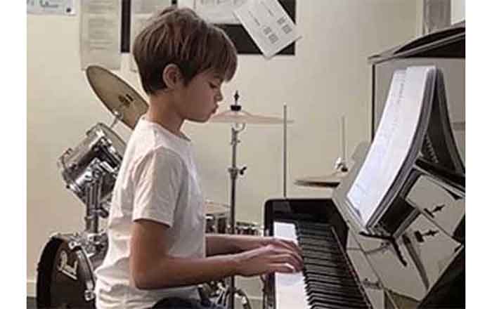 Milán y Sasha cantan junto a su madre Shakira (VIDEO) 1 MILAN