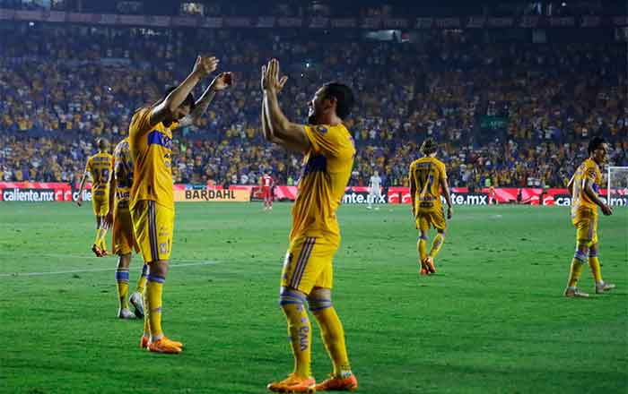 Futbol bonito; golea Tigres al Toluca 4-1 y se acercan a semis 6 TIGRES 1