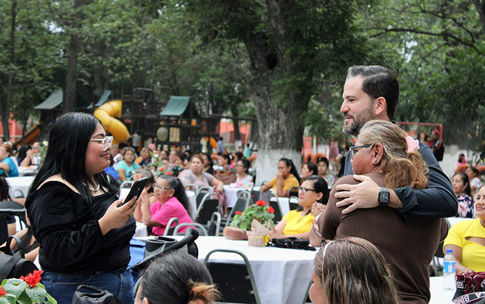Festeja Raúl Lozano a la mamás de García 1 WhatsApp Image 2023 05 14 at 1.01.56 PM 1