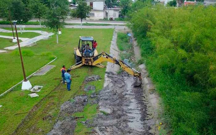 Con limpieza de drenes evitan inundaciones en Río Bravo 1 drenes