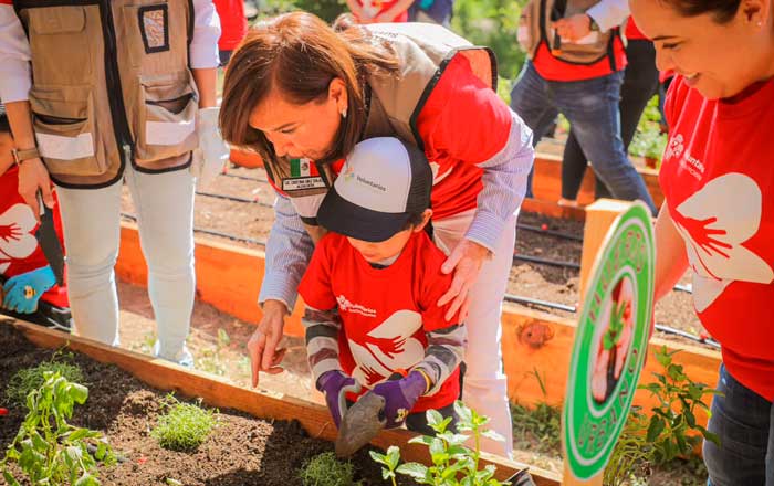 Concientizan a niños con huerto urbano en Guadalupe 1 gs