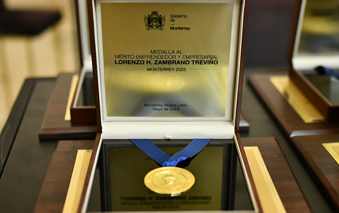 Entregan a cuatro empresarios la Medalla al Mérito ‘Lorenzo H. Zambrano’ 1 merito 1