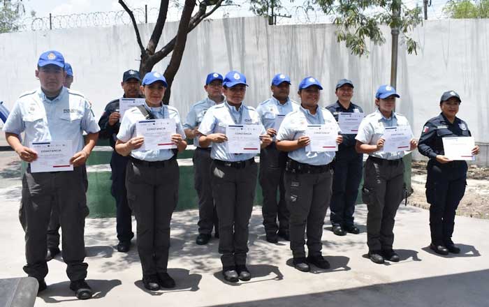 Capacitan a policías de Monterrey en el programa 'Ni un Feminicidio más' 1 policia 1