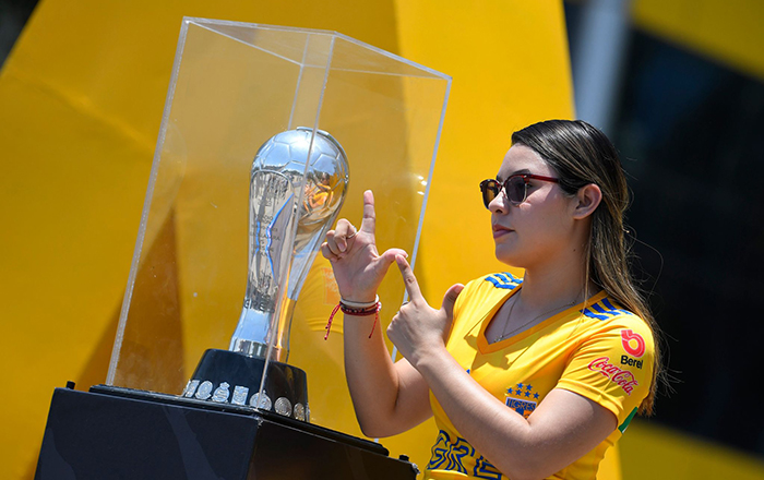 Llevan Copa de Tigres a la UANL 4 344784625 240089971977951 8593412096575468410 n