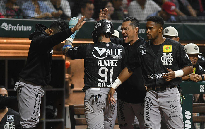 Llega Diablos a 100 victorias en el Harp Helú 1 348360316 953462719111082 18264077792627481 n