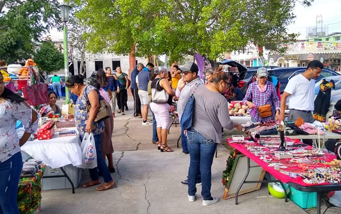 Emprendedores locales arman 'mercadito' en Río Bravo 1 353035866 756347589613152 7737870436247390580 n